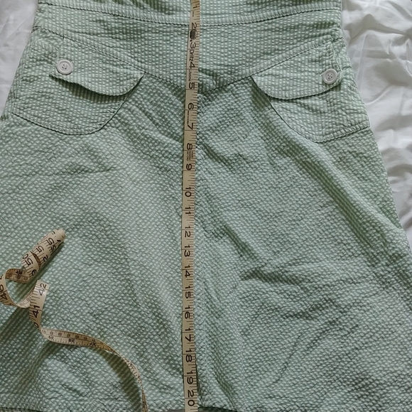 Green and white skirt - Picture 7 of 7